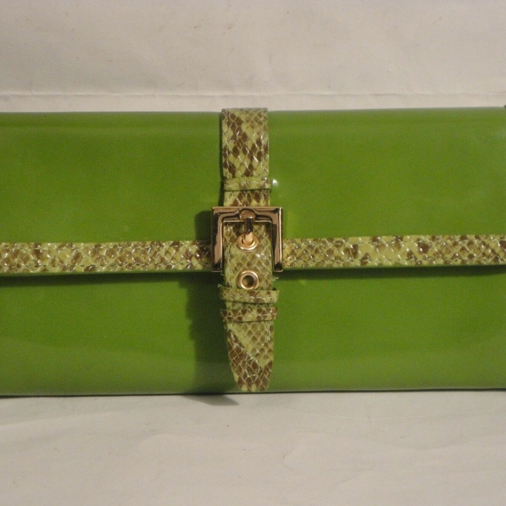 HYPE  Green Patent Leather Clutch Wallet